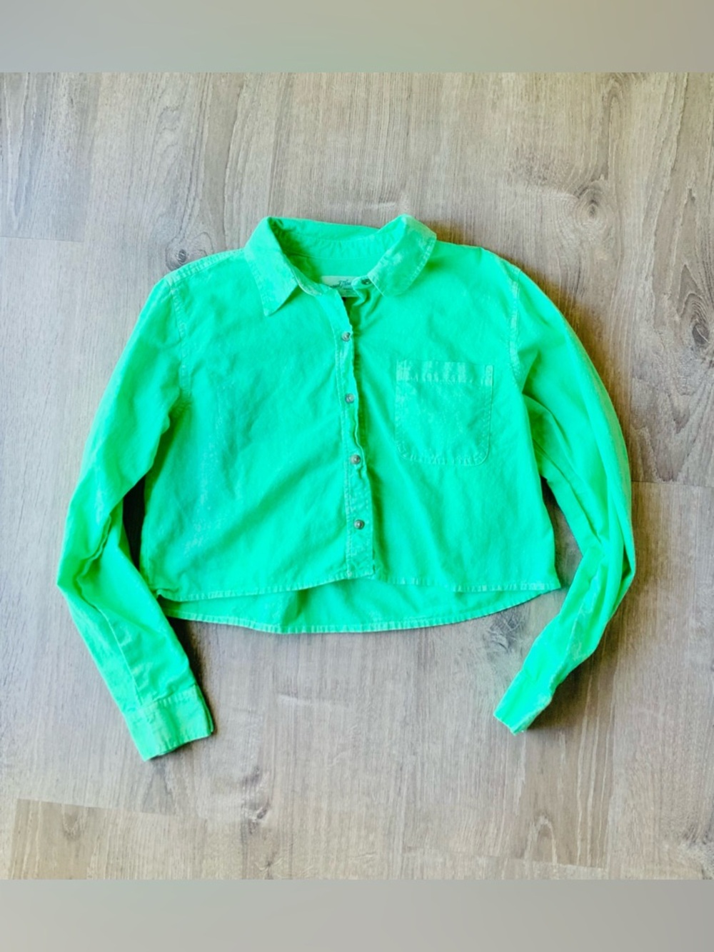 Universal Thread Cropped Button-Down Shirt Small